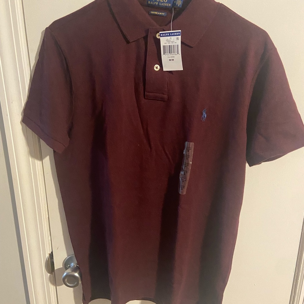 Brand new in amazing condition, size medium, cla wine